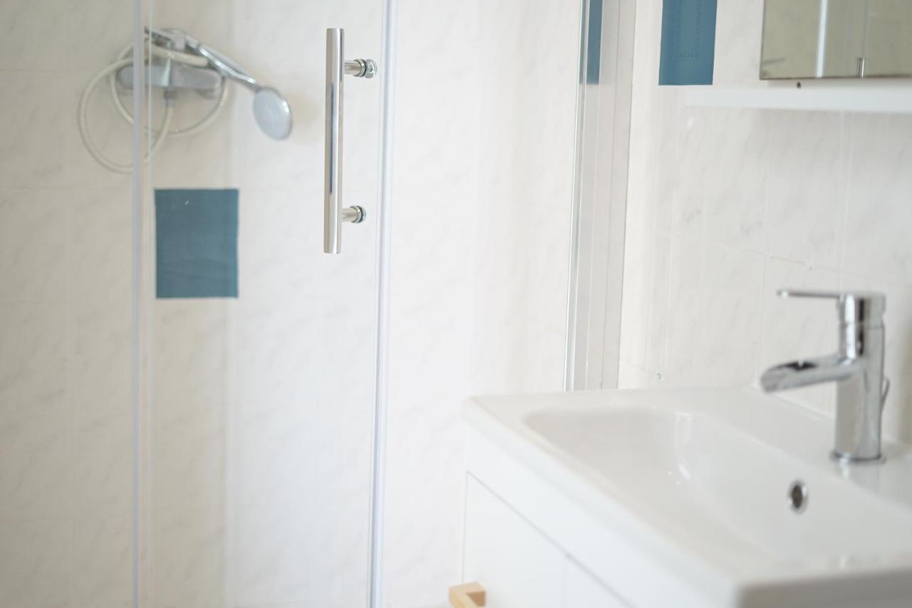 Les Volets Bleus Hotel Speracedes Ngoại thất bức ảnh