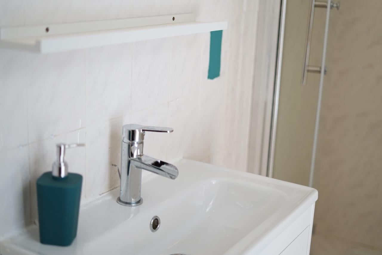 Les Volets Bleus Hotel Speracedes Ngoại thất bức ảnh
