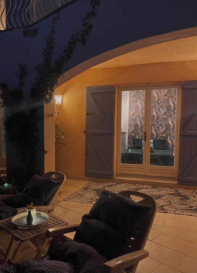 Les Volets Bleus Hotel Speracedes Ngoại thất bức ảnh