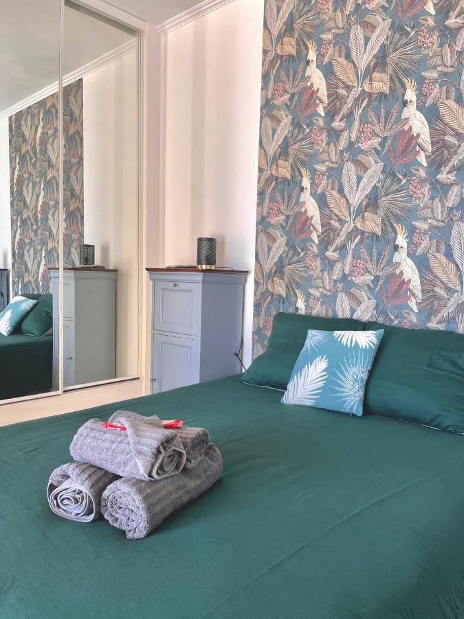Les Volets Bleus Hotel Speracedes Ngoại thất bức ảnh